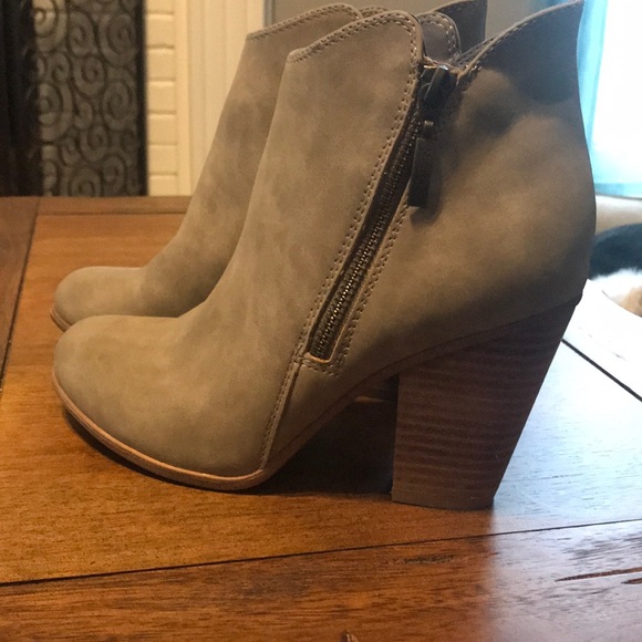 Michael Shannon taupe booties - Picture 3 of 4